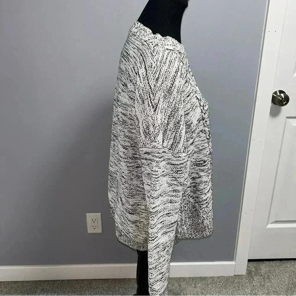 Rhythm  Sweater - Picture 2 of 5